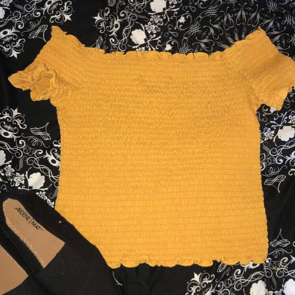 Crop top - Picture 1 of 1